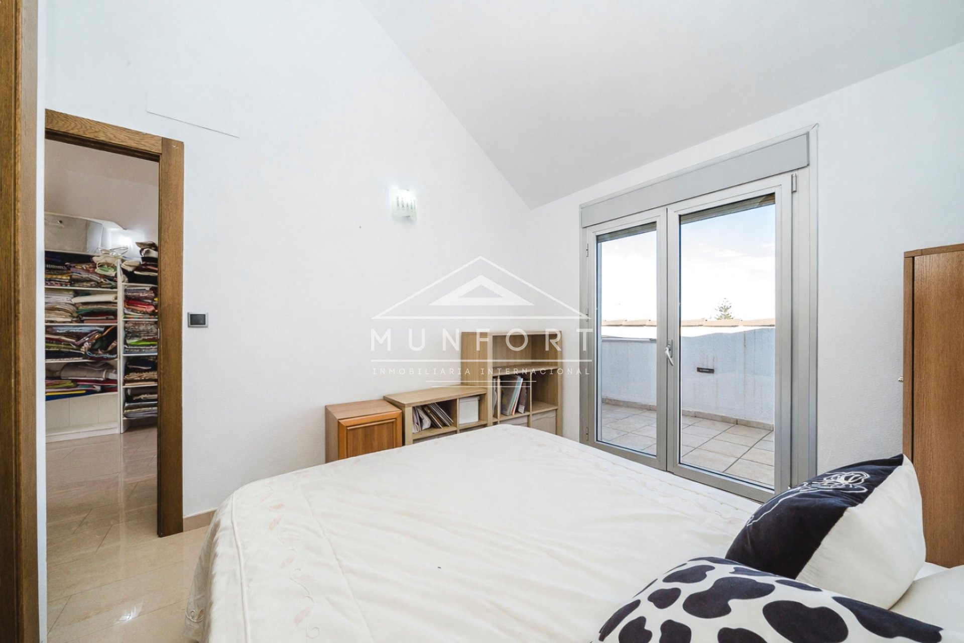 Herverkoop - Gebouw -
Pilar de la Horadada