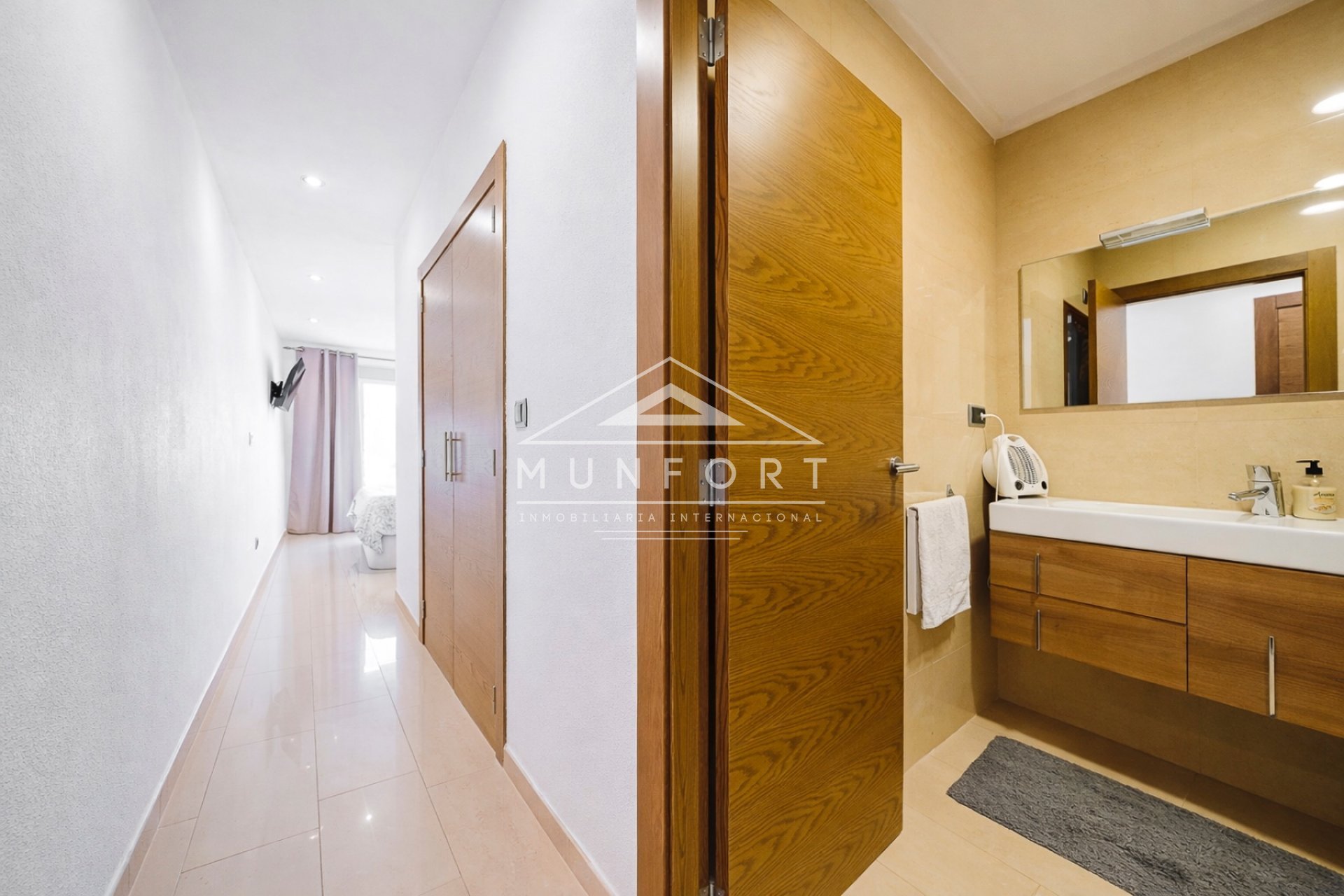 Herverkoop - Gebouw -
Pilar de la Horadada