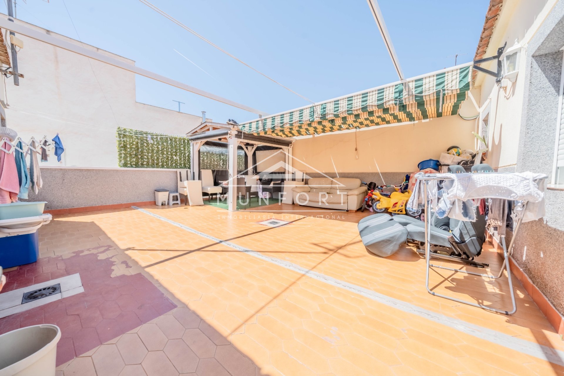 Herverkoop - Gebouw -
Pilar de la Horadada