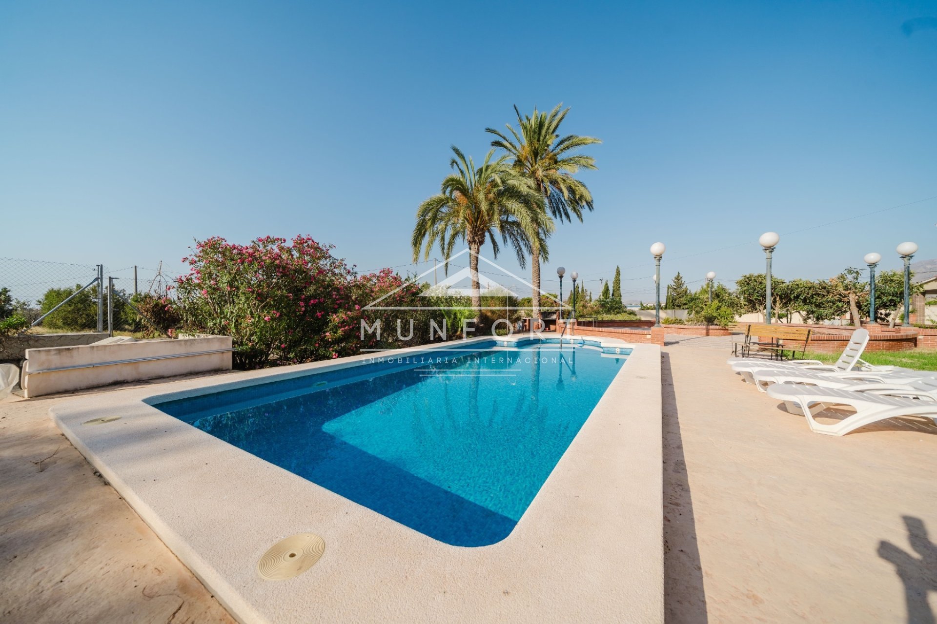 Herverkoop - Landhuizen -
ALICANTE - Alicante