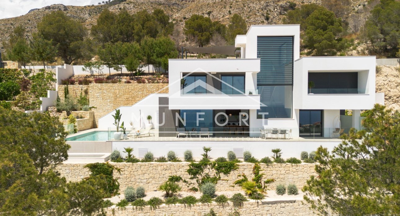 Herverkoop - Luxe villa's -
Altea