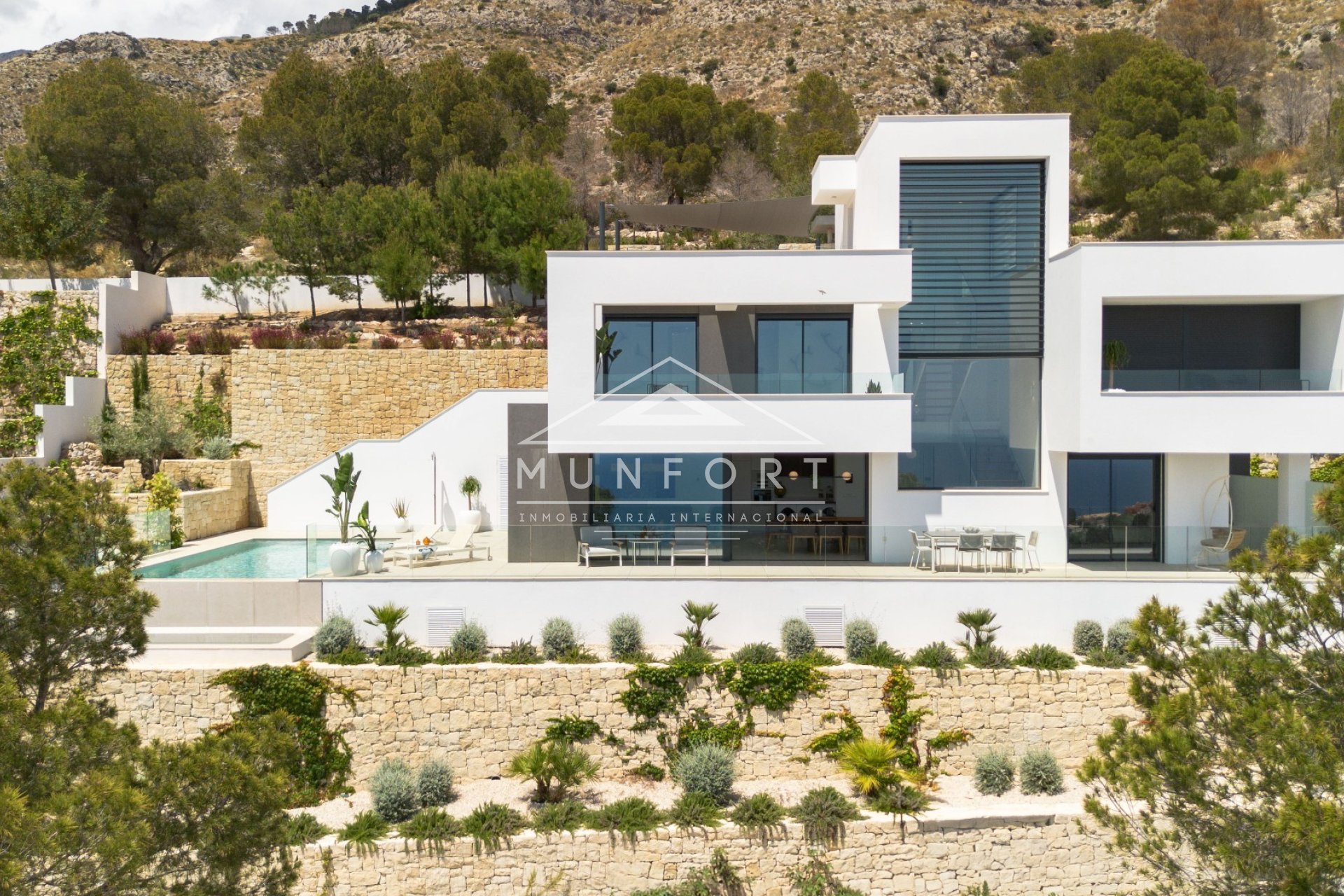 Herverkoop - Luxe villa's -
Altea