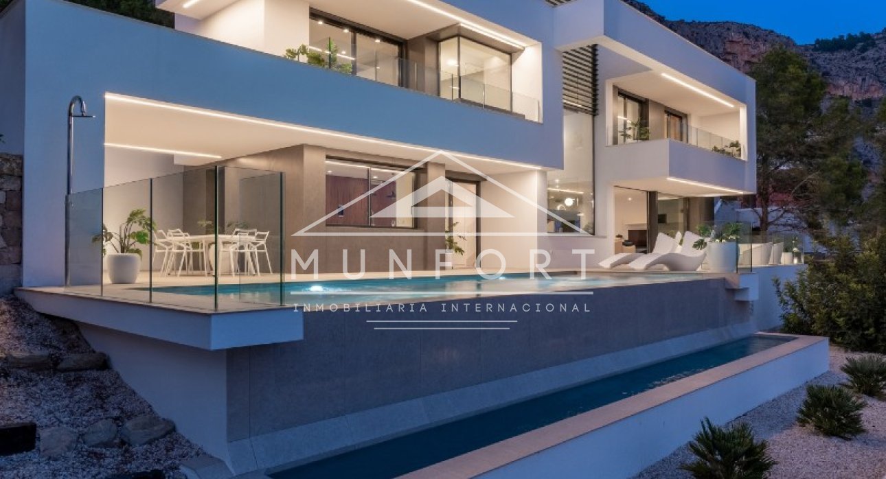 Herverkoop - Luxe villa's -
Altea