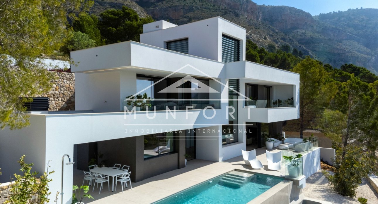Herverkoop - Luxe villa's -
Altea