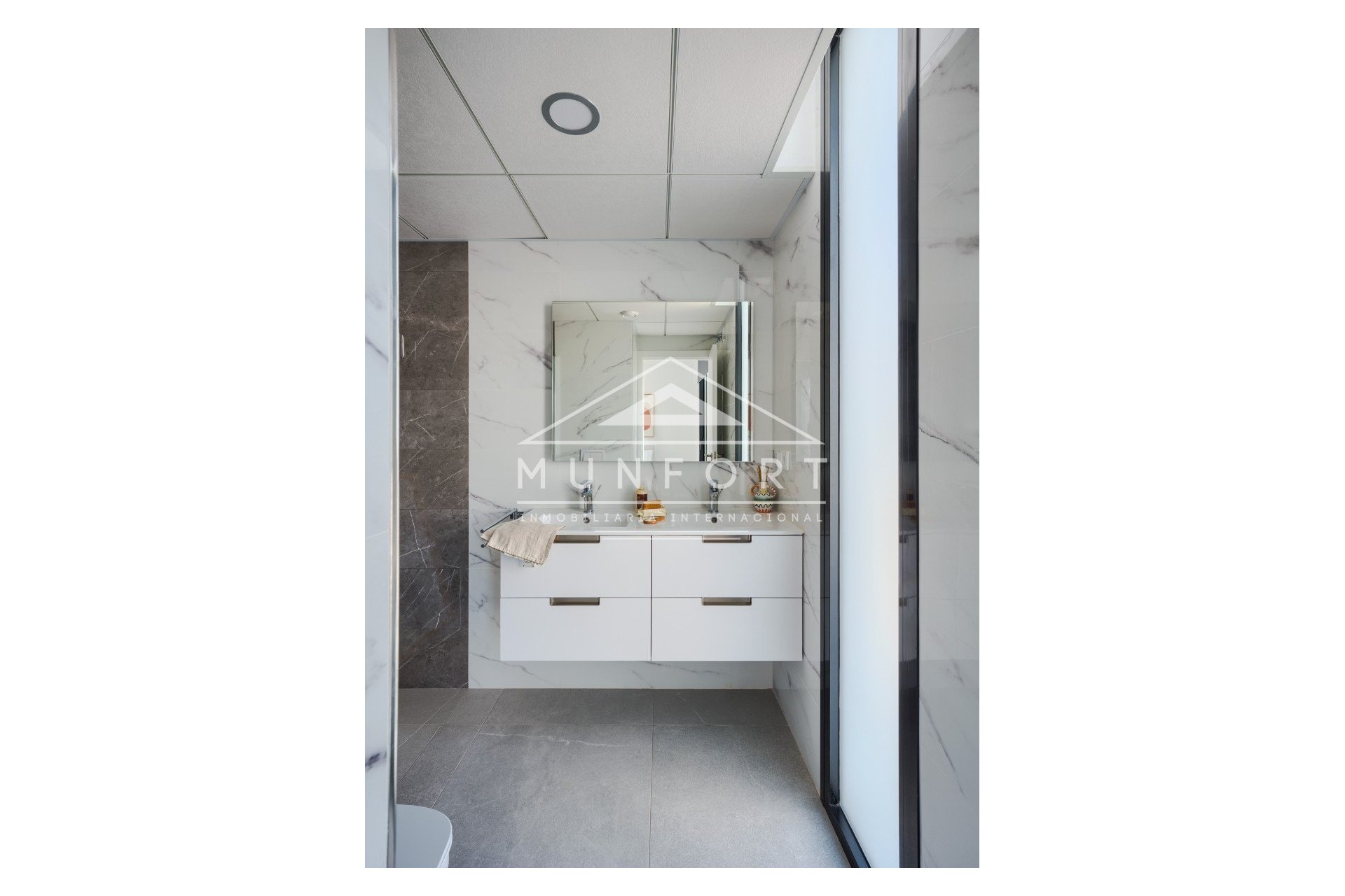 Herverkoop - Luxe villa's -
Baños y mendigo - Baños y Mendigo