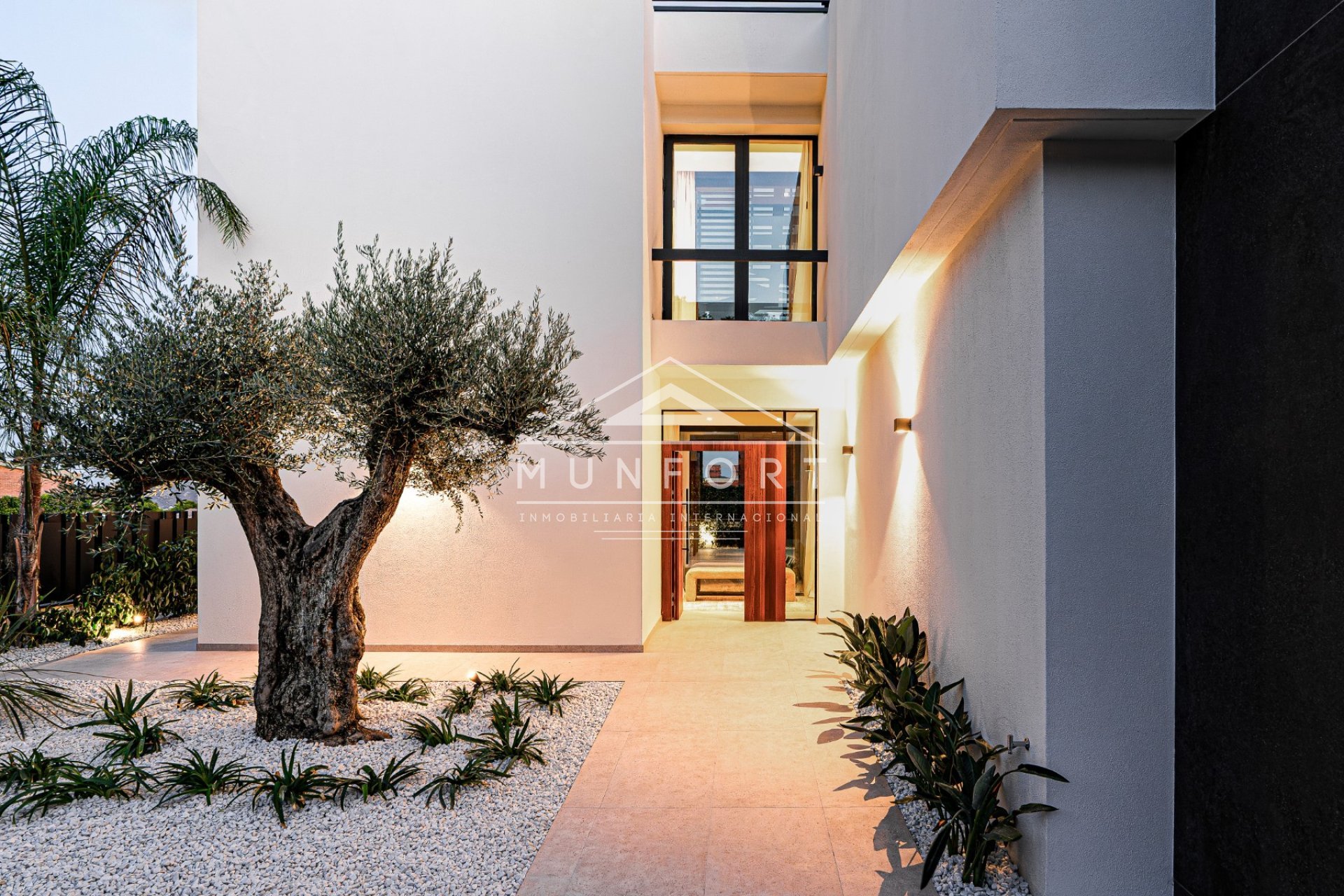 Herverkoop - Luxe villa's -
Benidorm