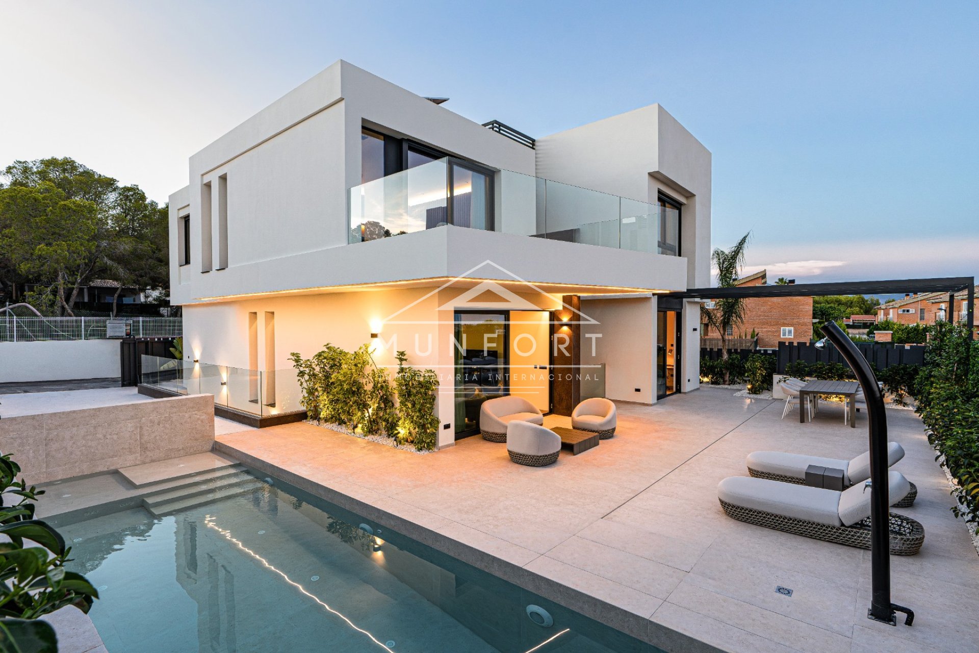 Herverkoop - Luxe villa's -
Benidorm