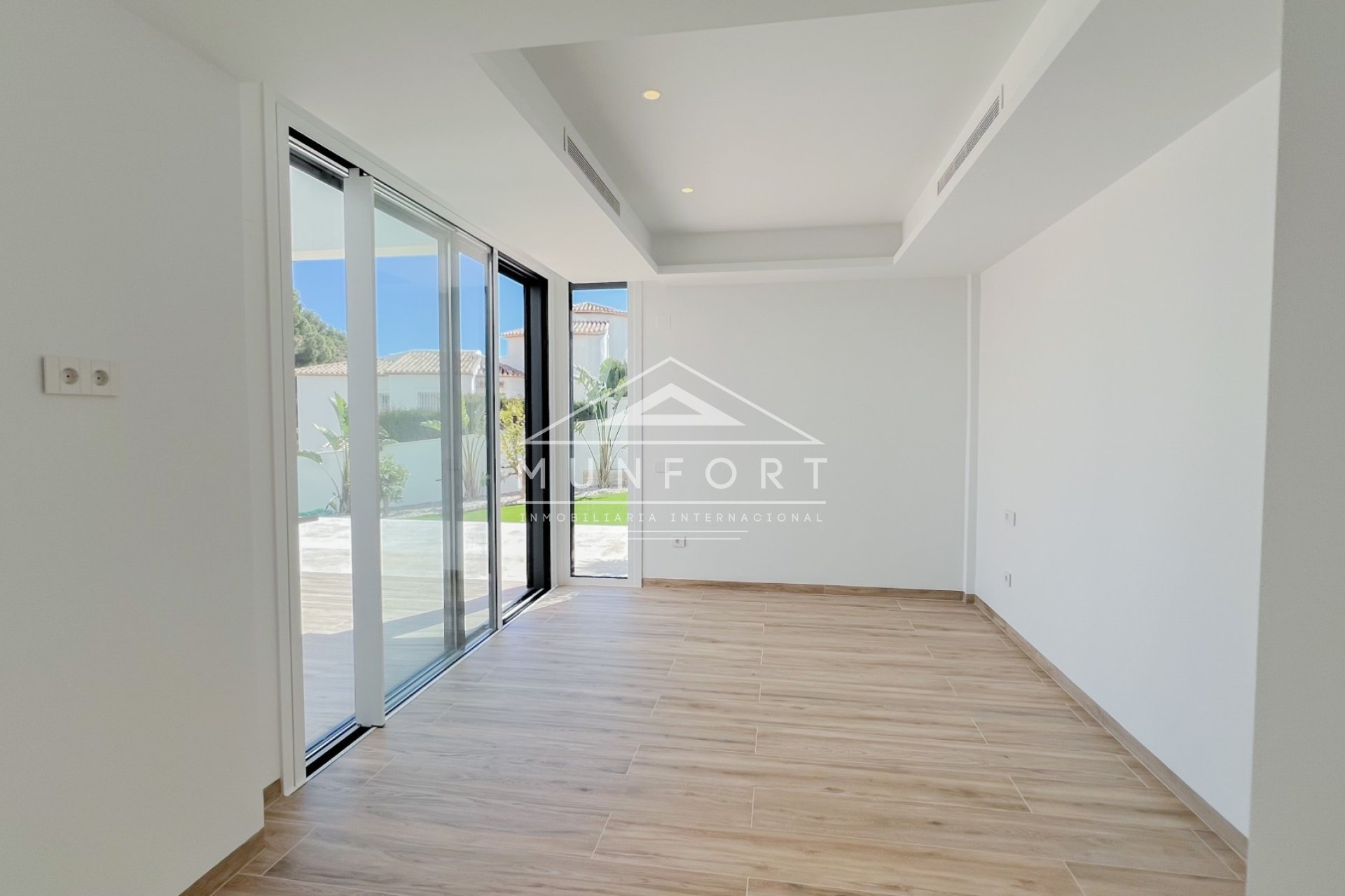 Herverkoop - Luxe villa's -
Benissa