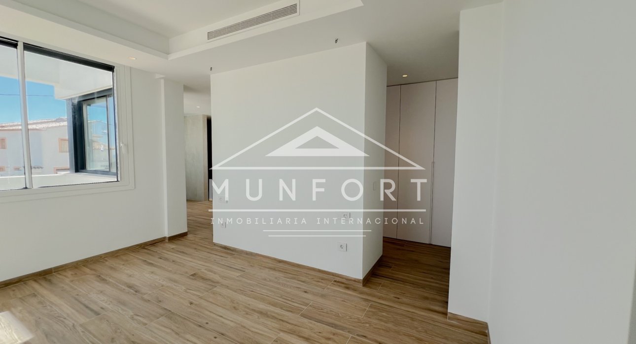 Herverkoop - Luxe villa's -
Benissa