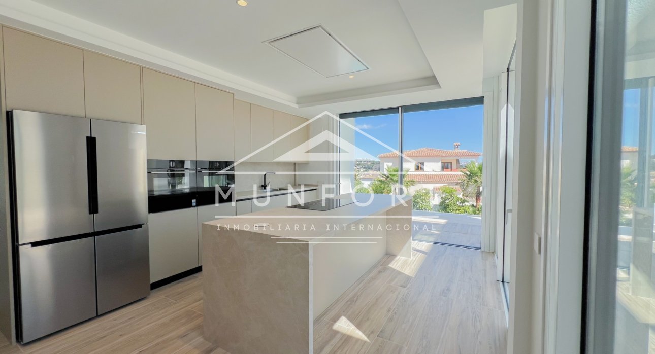 Herverkoop - Luxe villa's -
Benissa