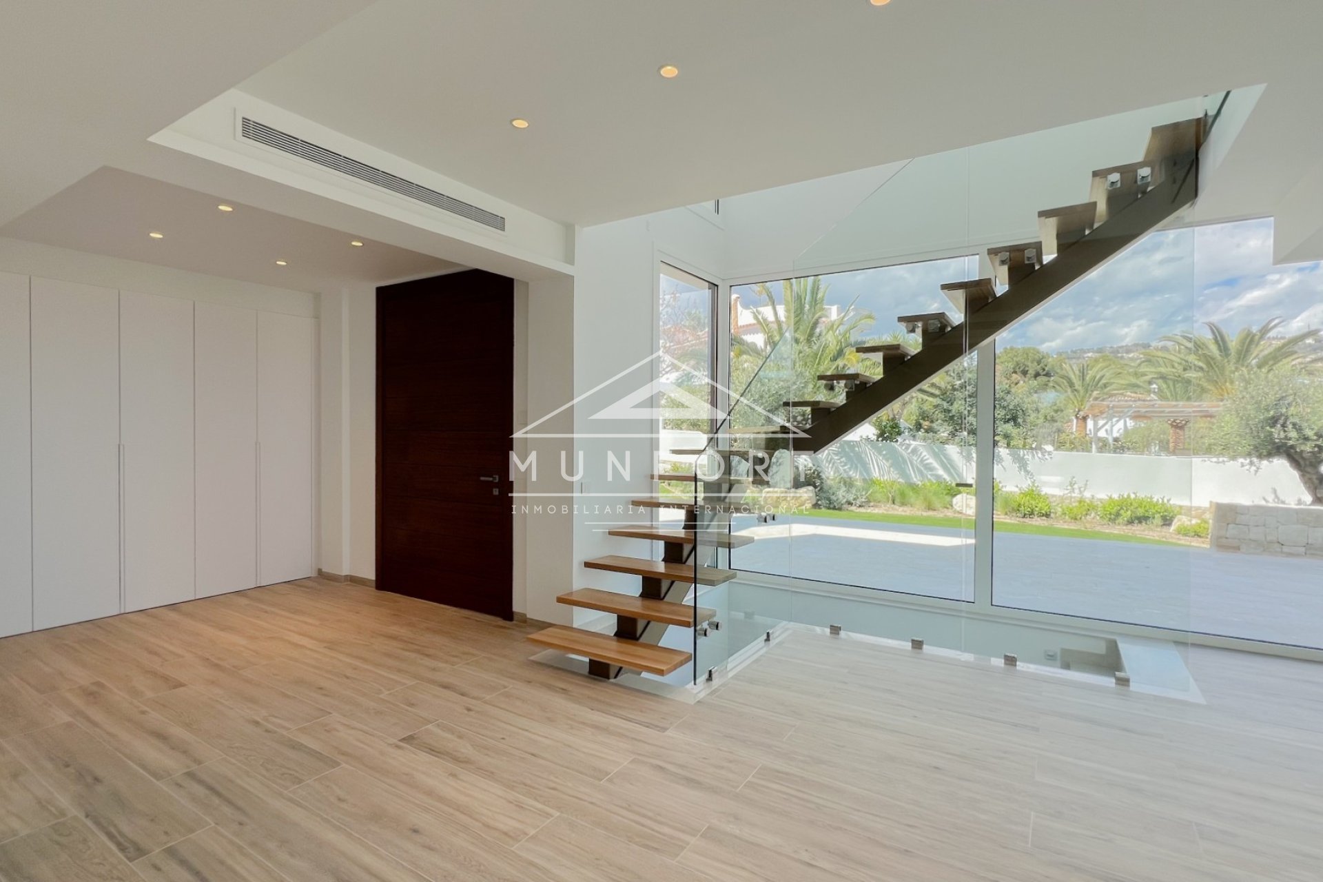 Herverkoop - Luxe villa's -
Benissa