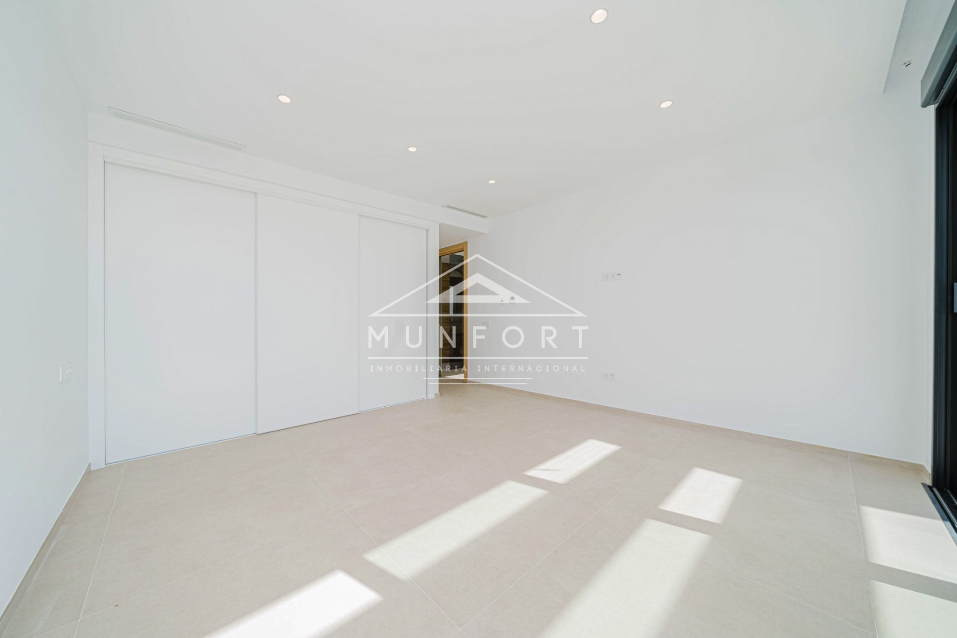 Herverkoop - Luxe villa's -
Calpe