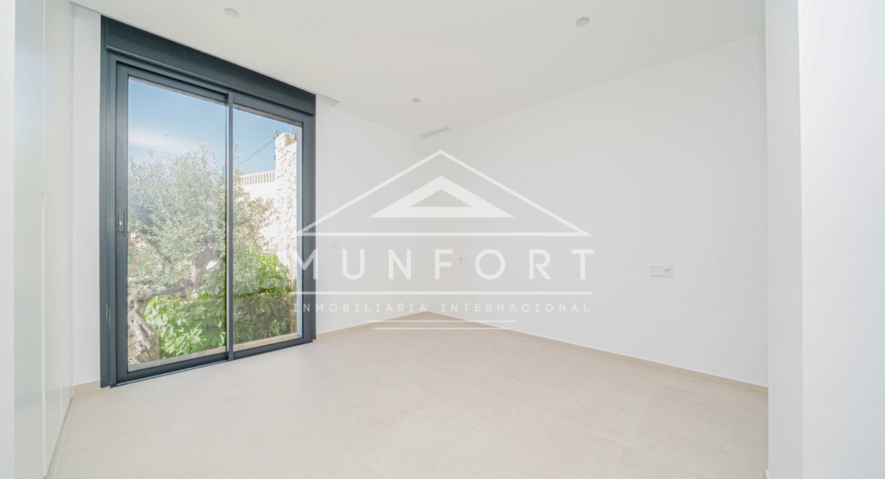 Herverkoop - Luxe villa's -
Calpe