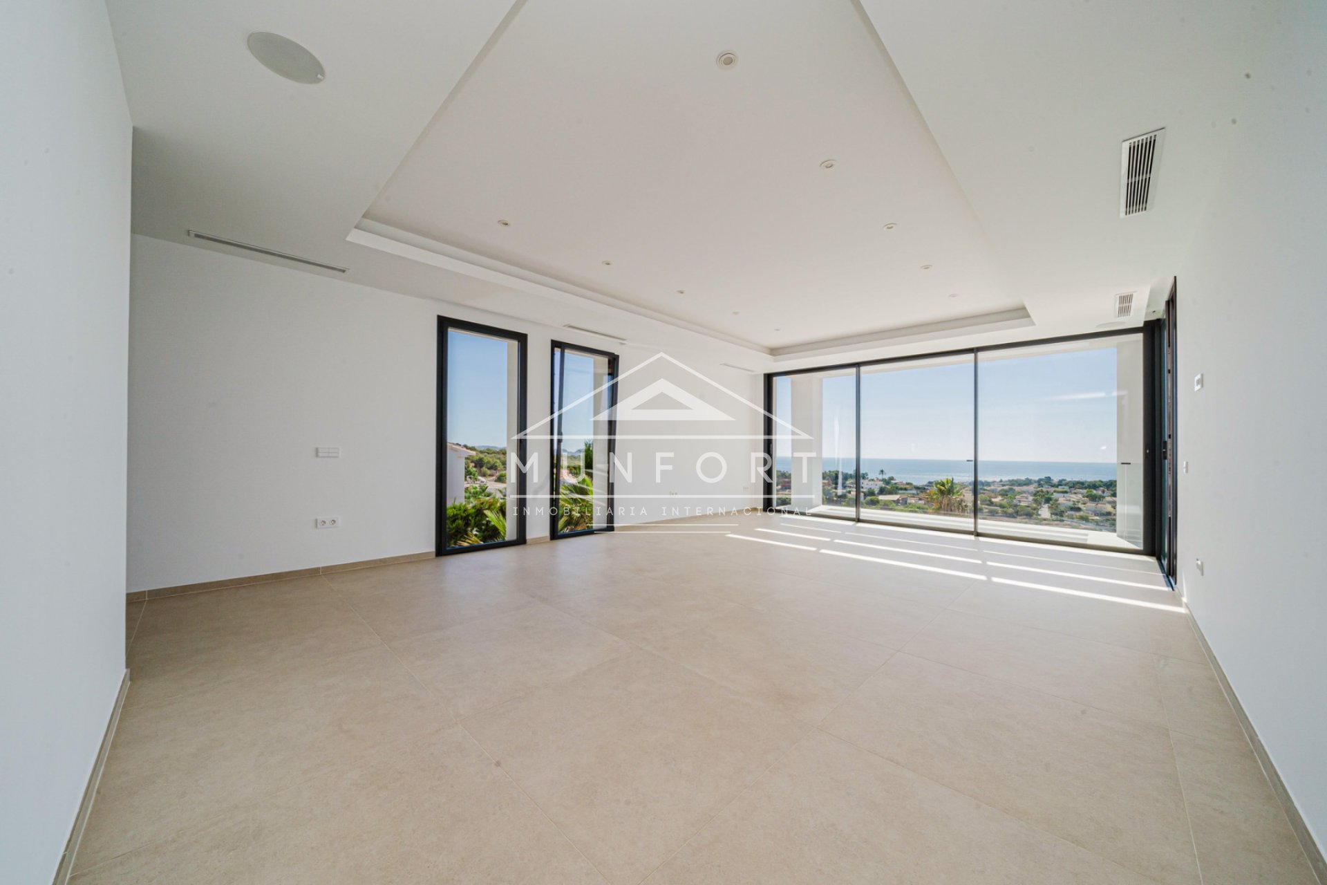 Herverkoop - Luxe villa's -
Calpe