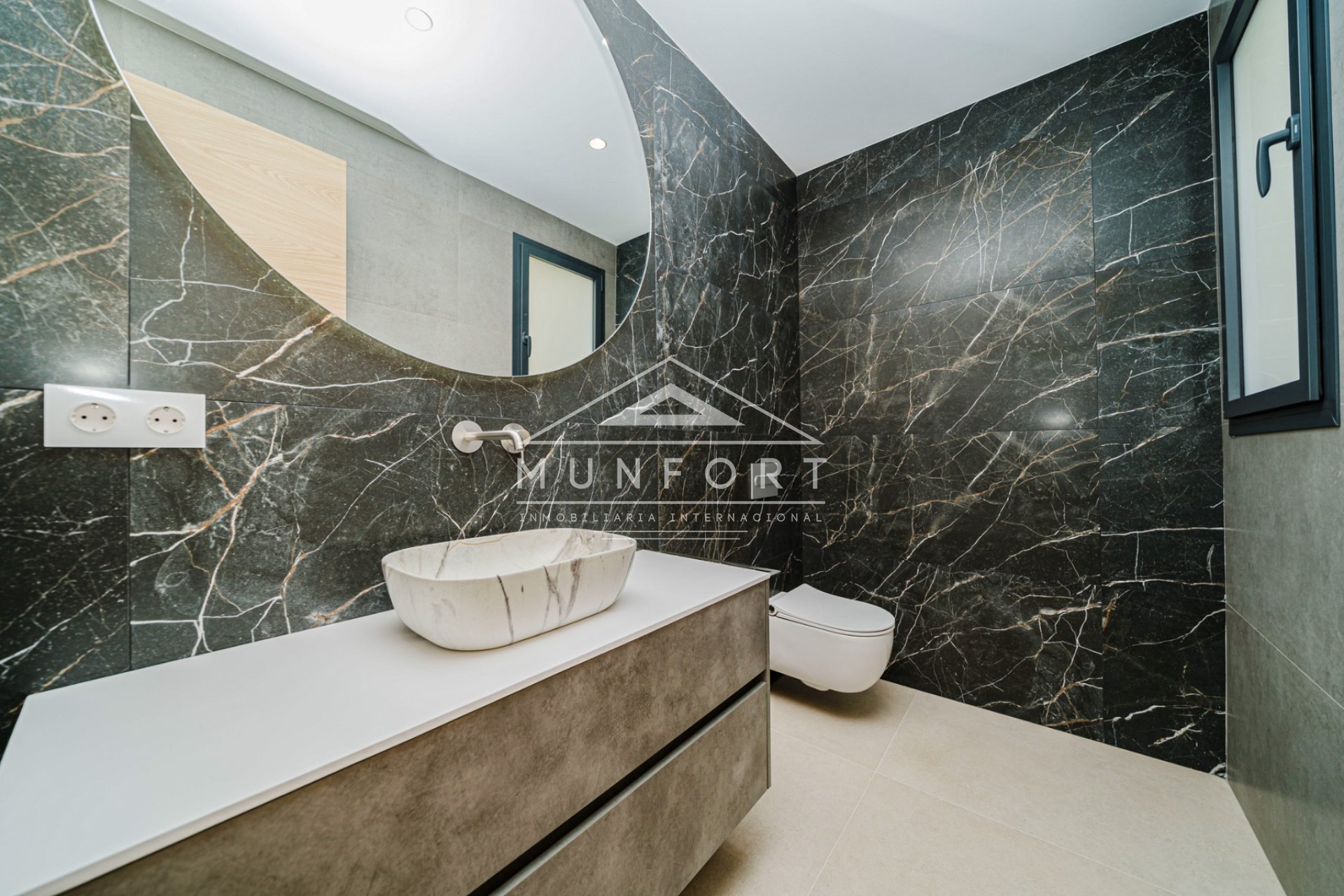 Herverkoop - Luxe villa's -
Calpe