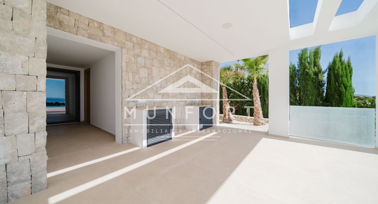 Herverkoop - Luxe villa's -
Calpe