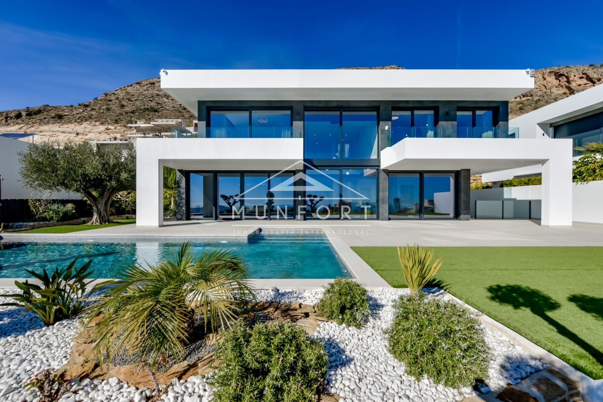 Herverkoop - Luxe villa's -
Finestrat - Sierra Cortina