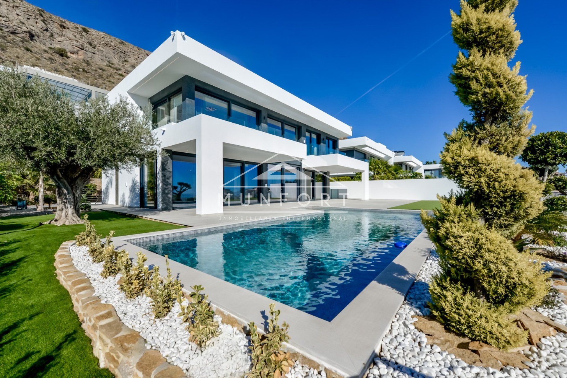 Herverkoop - Luxe villa's -
Finestrat - Sierra Cortina