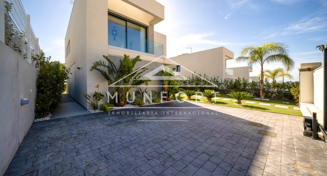 Herverkoop - Luxe villa's -
Finestrat - Sierra Cortina