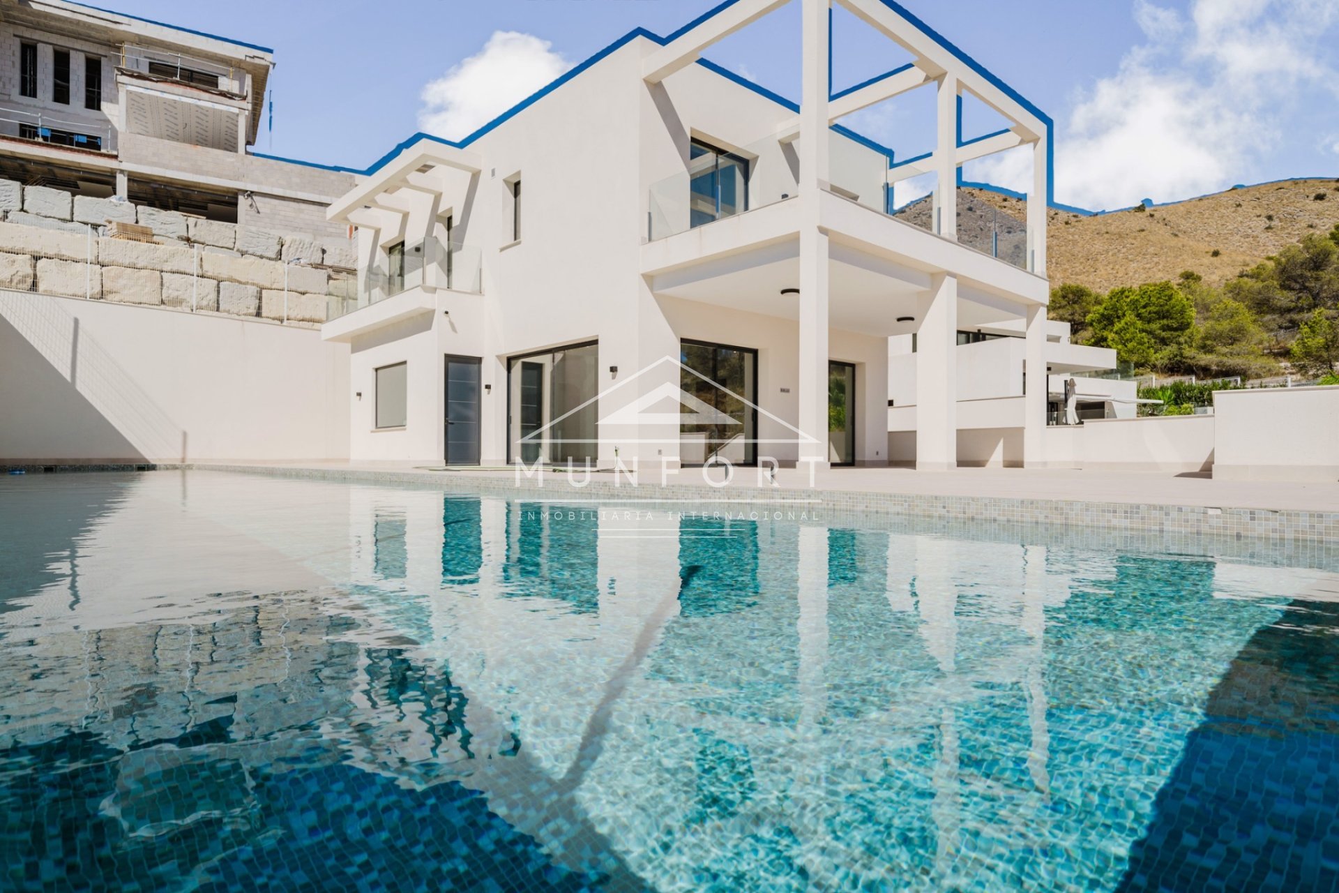 Herverkoop - Luxe villa's -
Finestrat