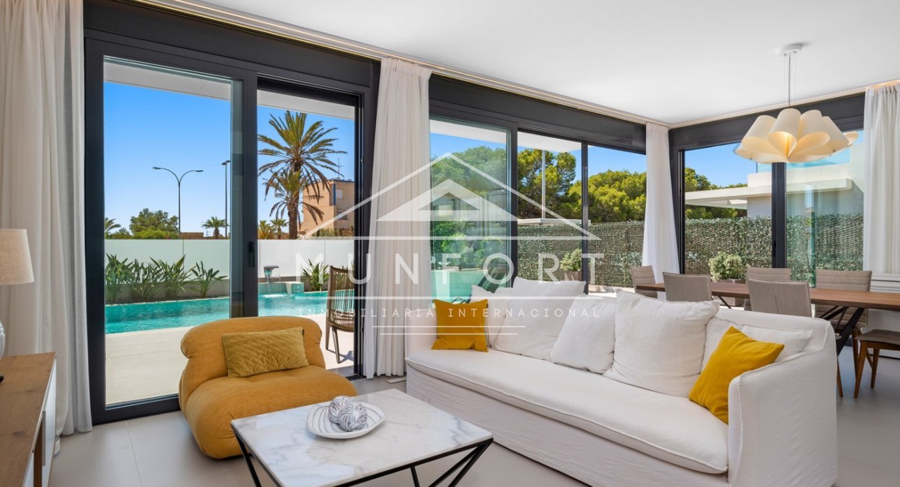 Herverkoop - Luxe villa's -
Orihuela Costa - Aguamarina