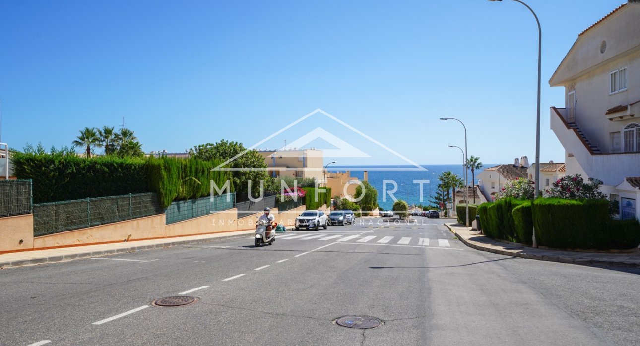 Herverkoop - Luxe villa's -
Orihuela Costa - Aguamarina