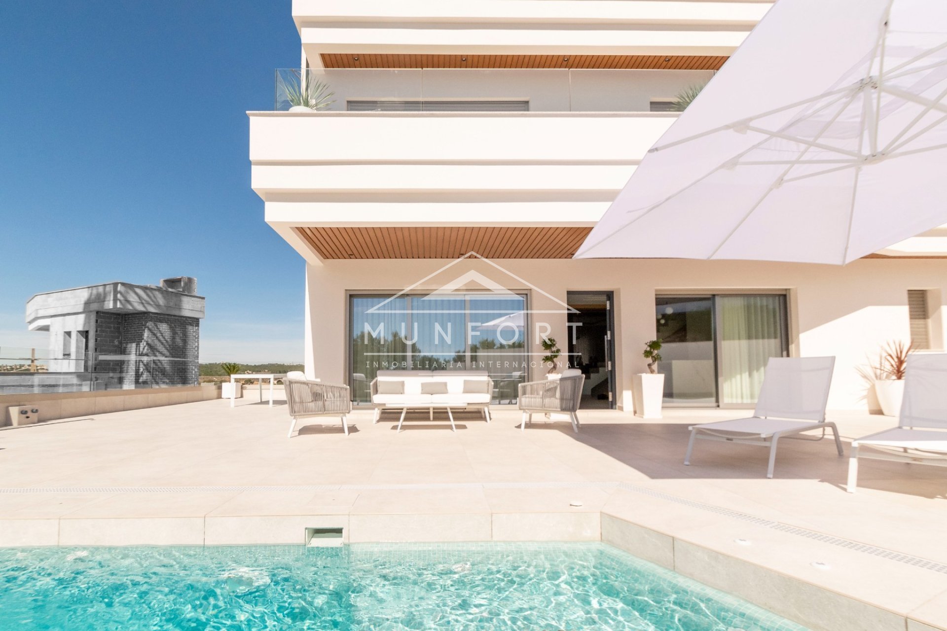 Herverkoop - Luxe villa's -
Orihuela Costa - Aguamarina