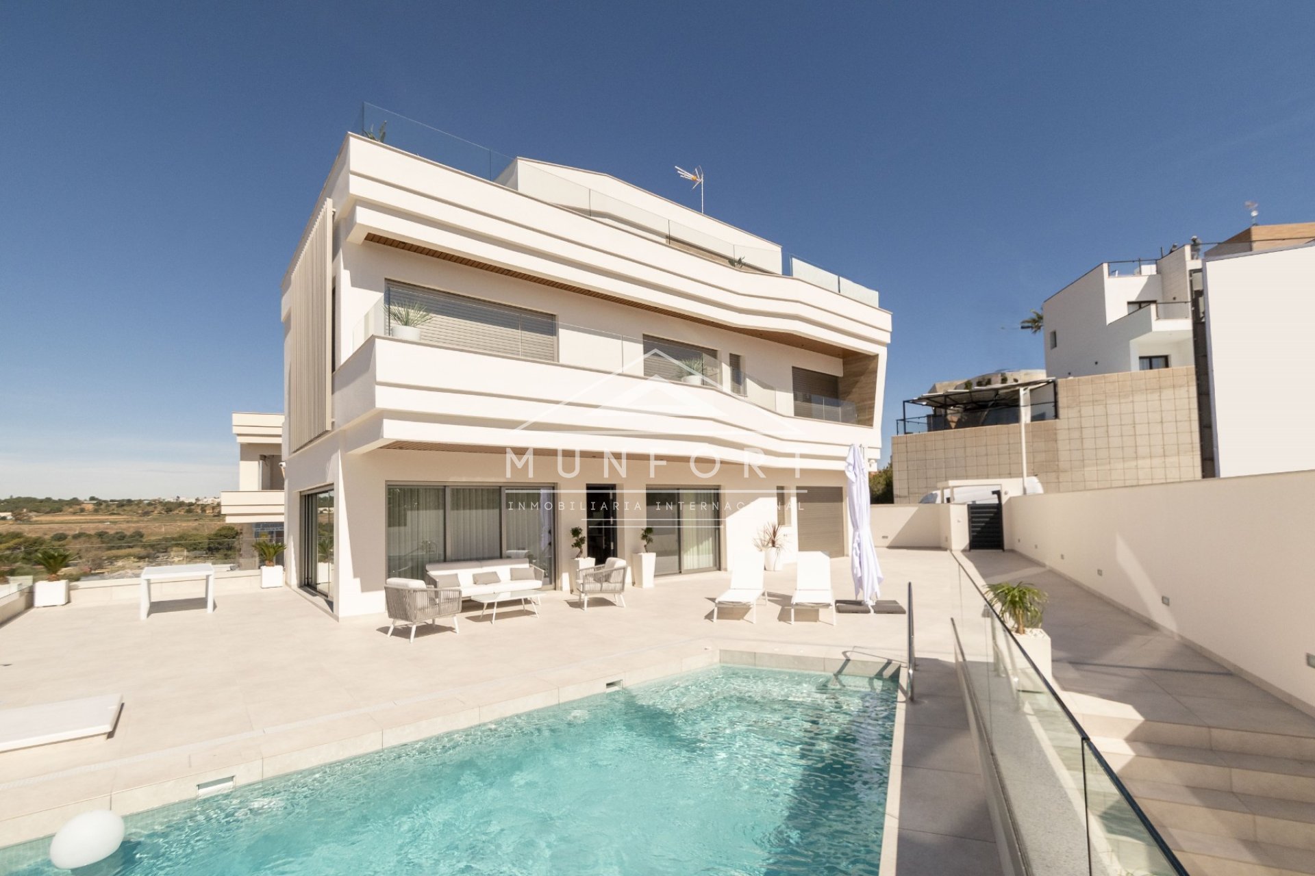 Herverkoop - Luxe villa's -
Orihuela Costa - Aguamarina