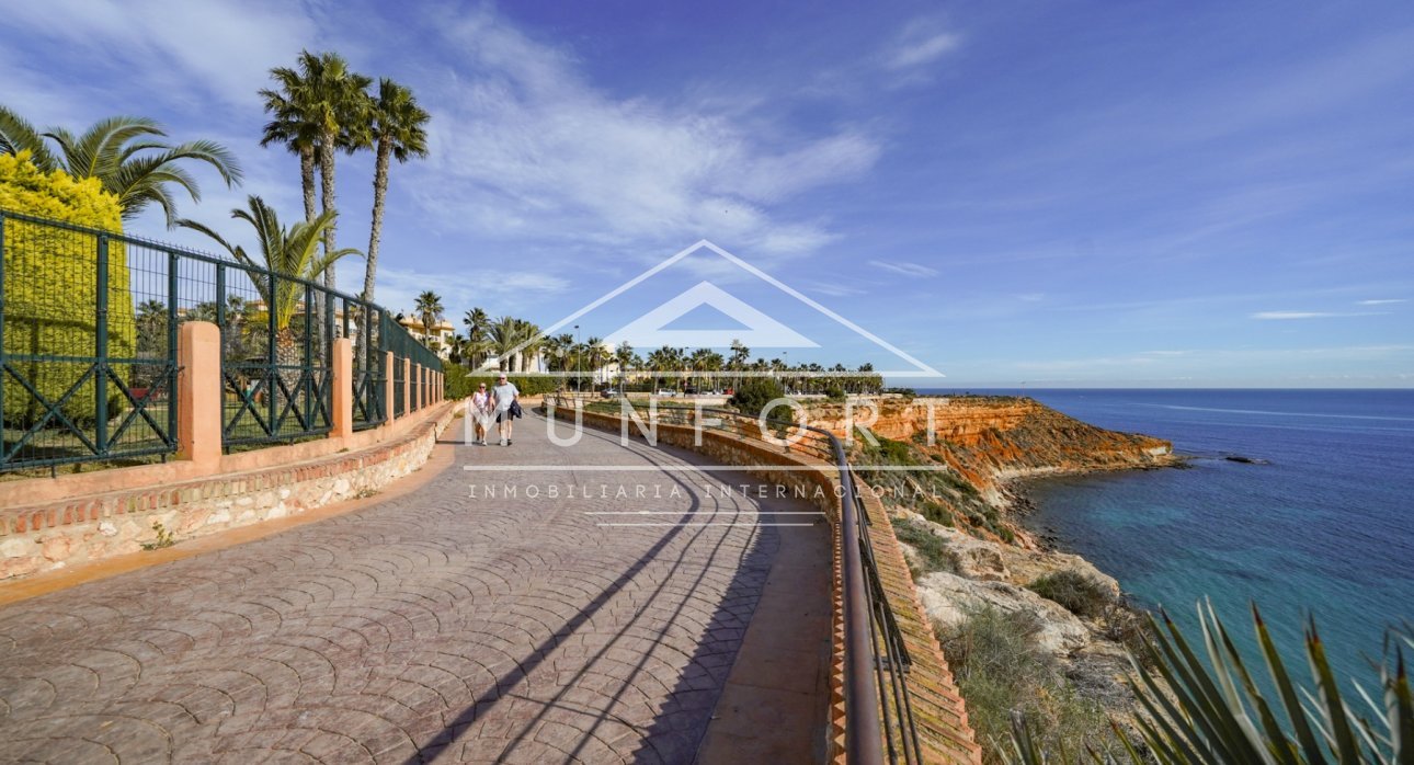 Herverkoop - Luxe villa's -
Orihuela Costa - Cabo Roig
