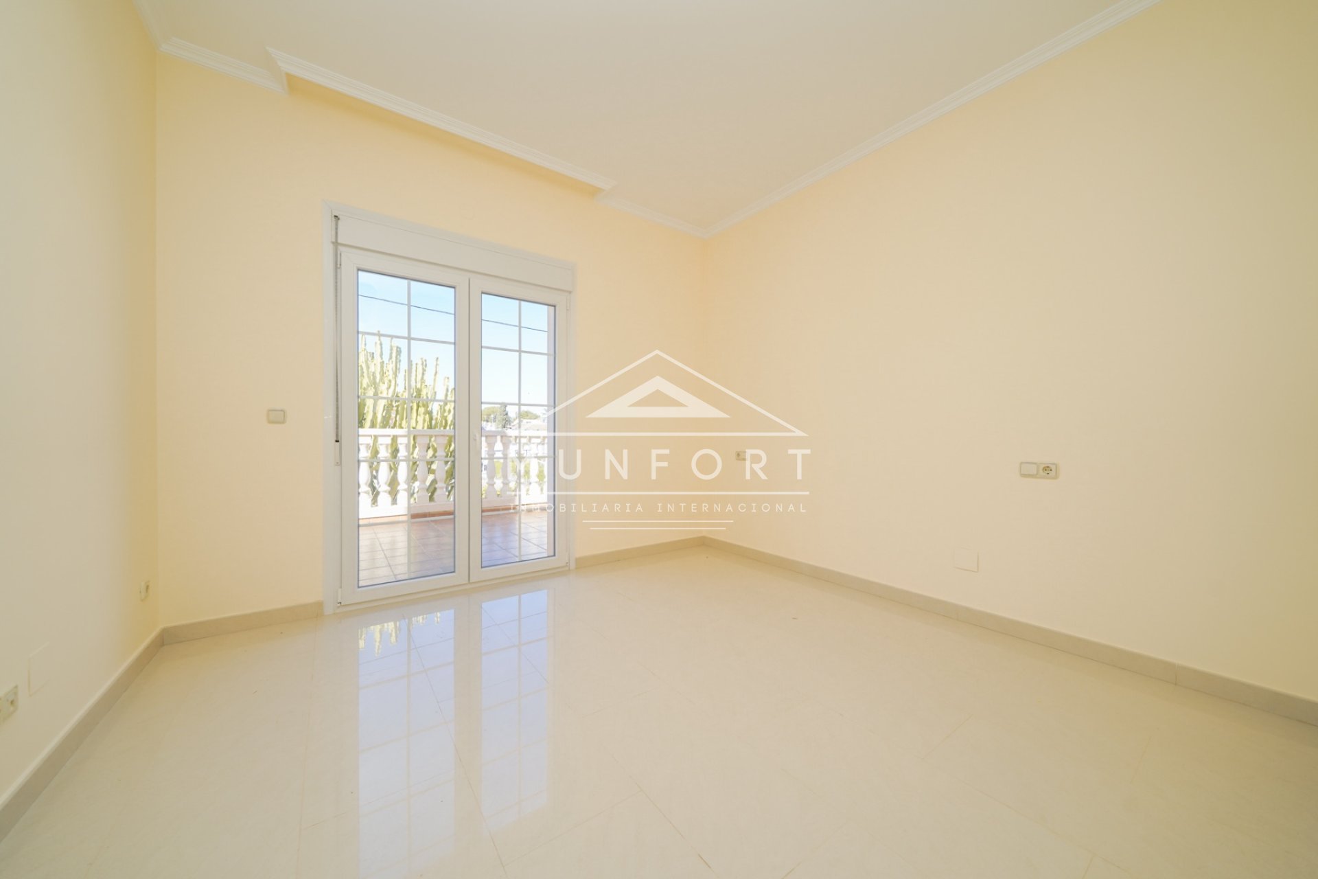 Herverkoop - Luxe villa's -
Orihuela Costa - Cabo Roig