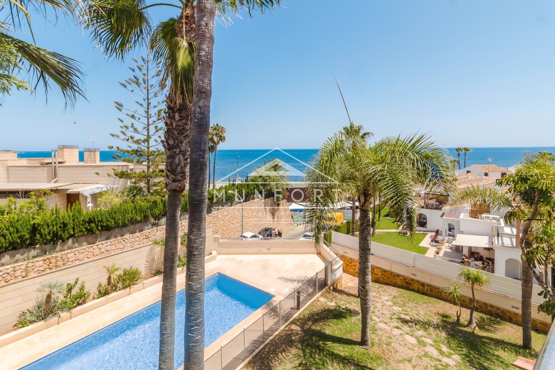 Herverkoop - Luxe villa's -
Orihuela Costa - Dehesa de Campoamor