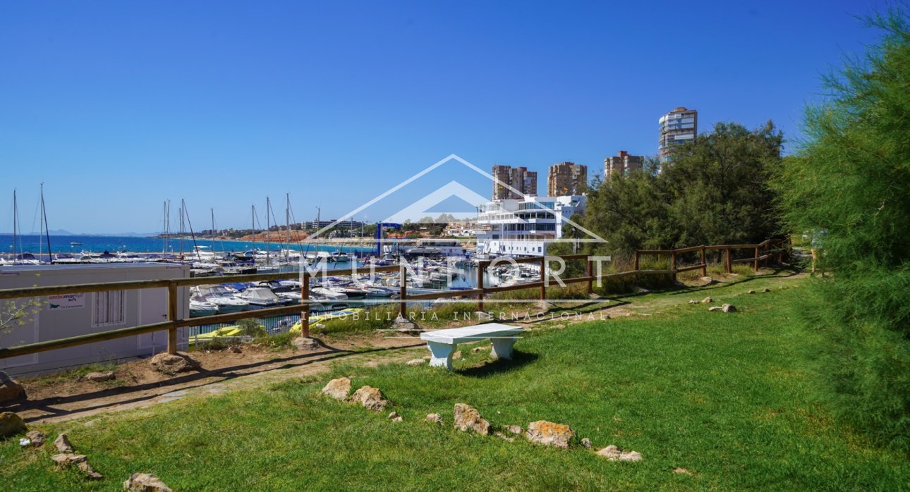 Herverkoop - Luxe villa's -
Orihuela Costa - Dehesa de Campoamor