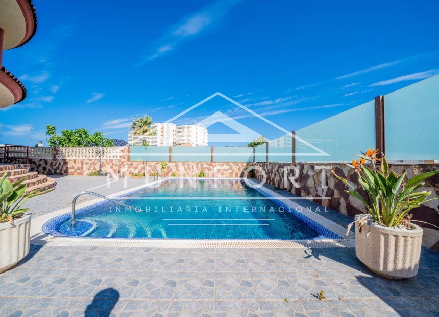 Herverkoop - Luxe villa's -
Orihuela Costa - La Zenia
