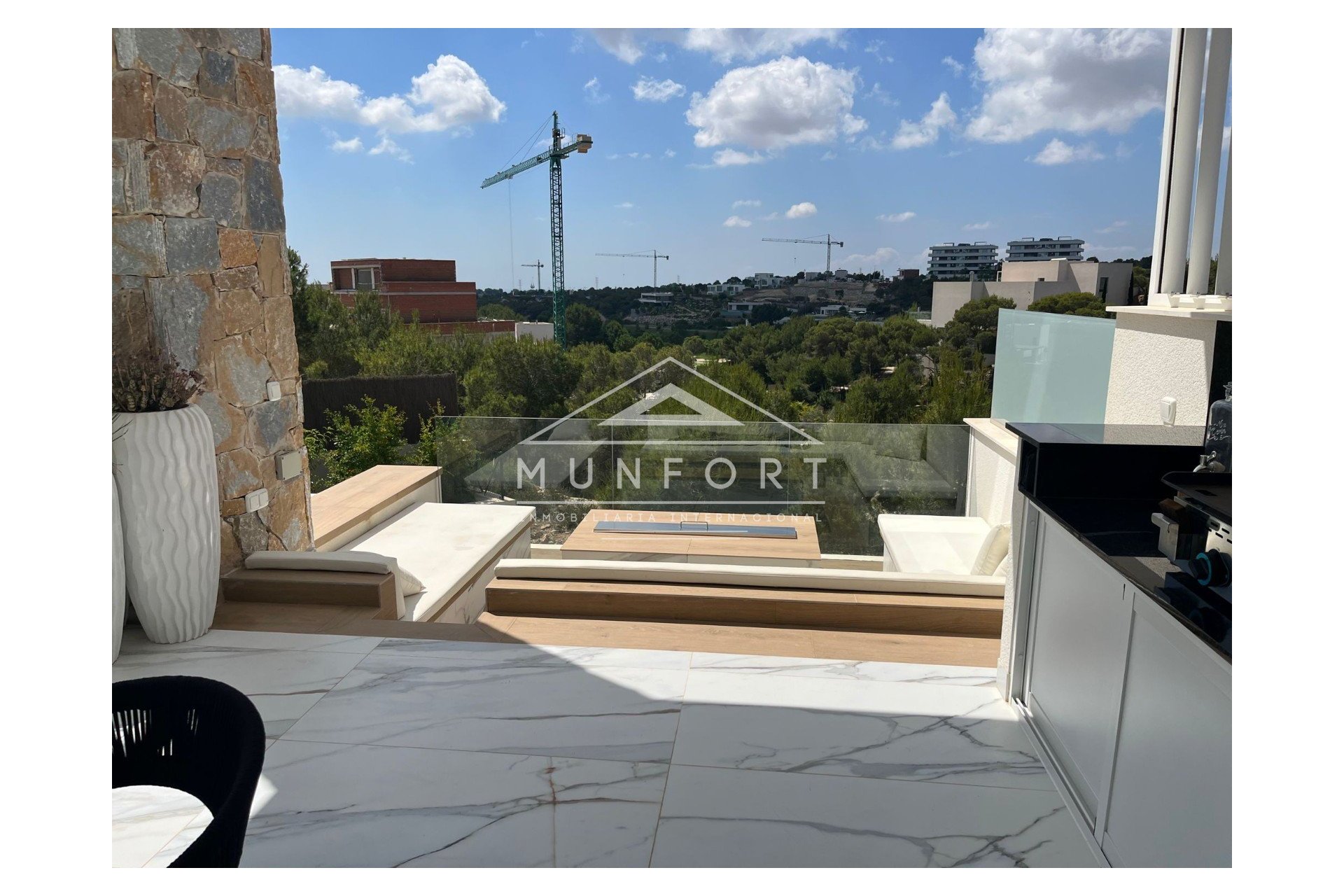 Herverkoop - Luxe villa's -
Orihuela Costa - Las Colinas Golf