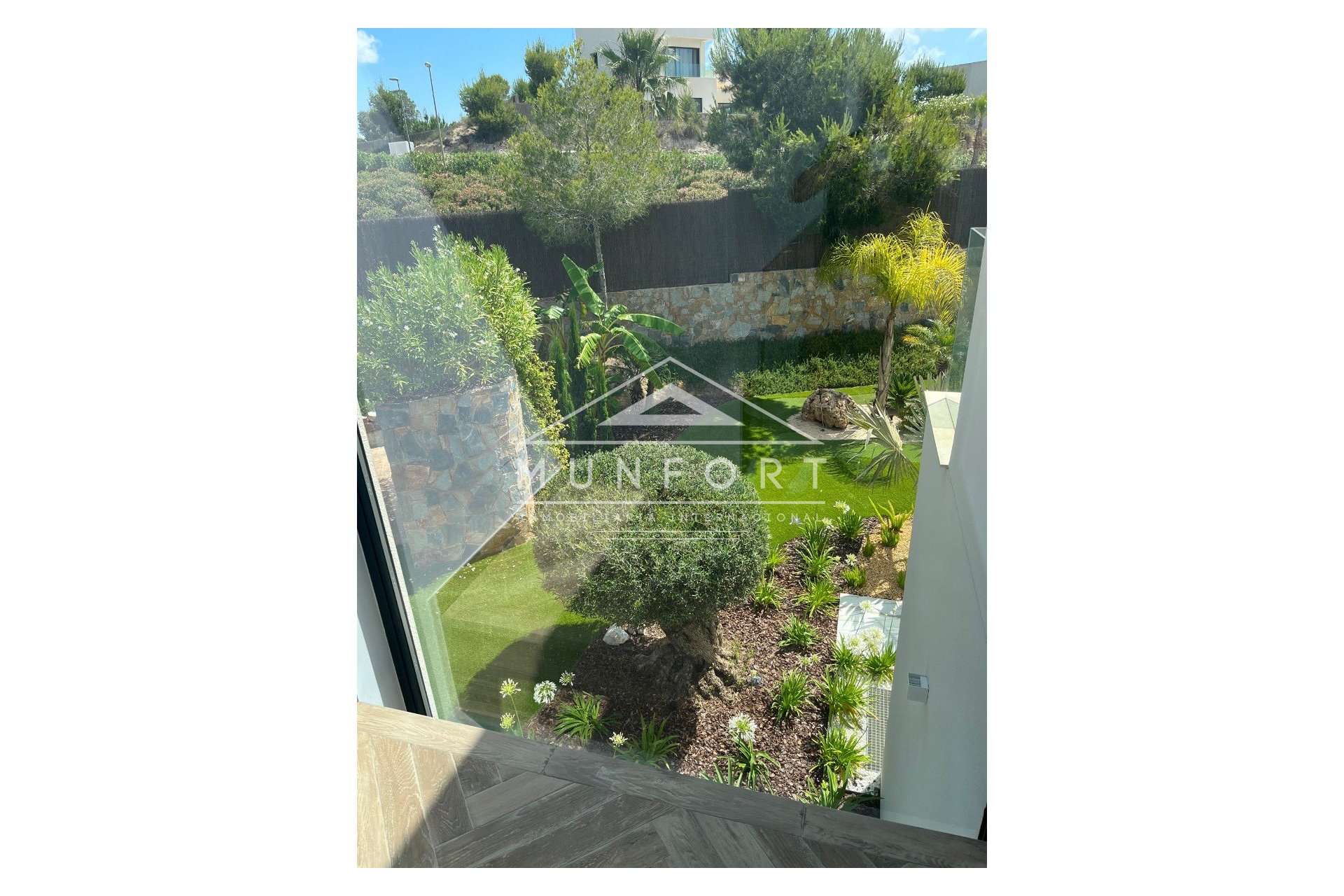 Herverkoop - Luxe villa's -
Orihuela Costa - Las Colinas Golf