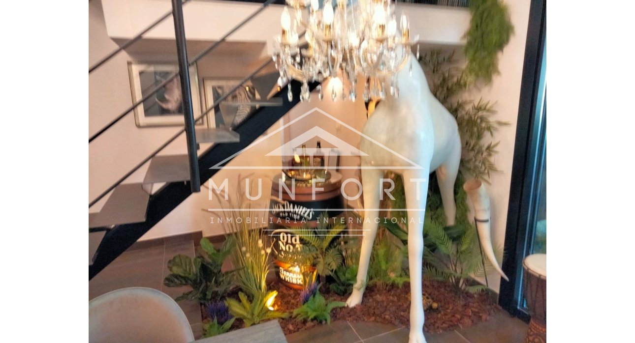 Herverkoop - Luxe villa's -
Orihuela Costa - Las Colinas Golf