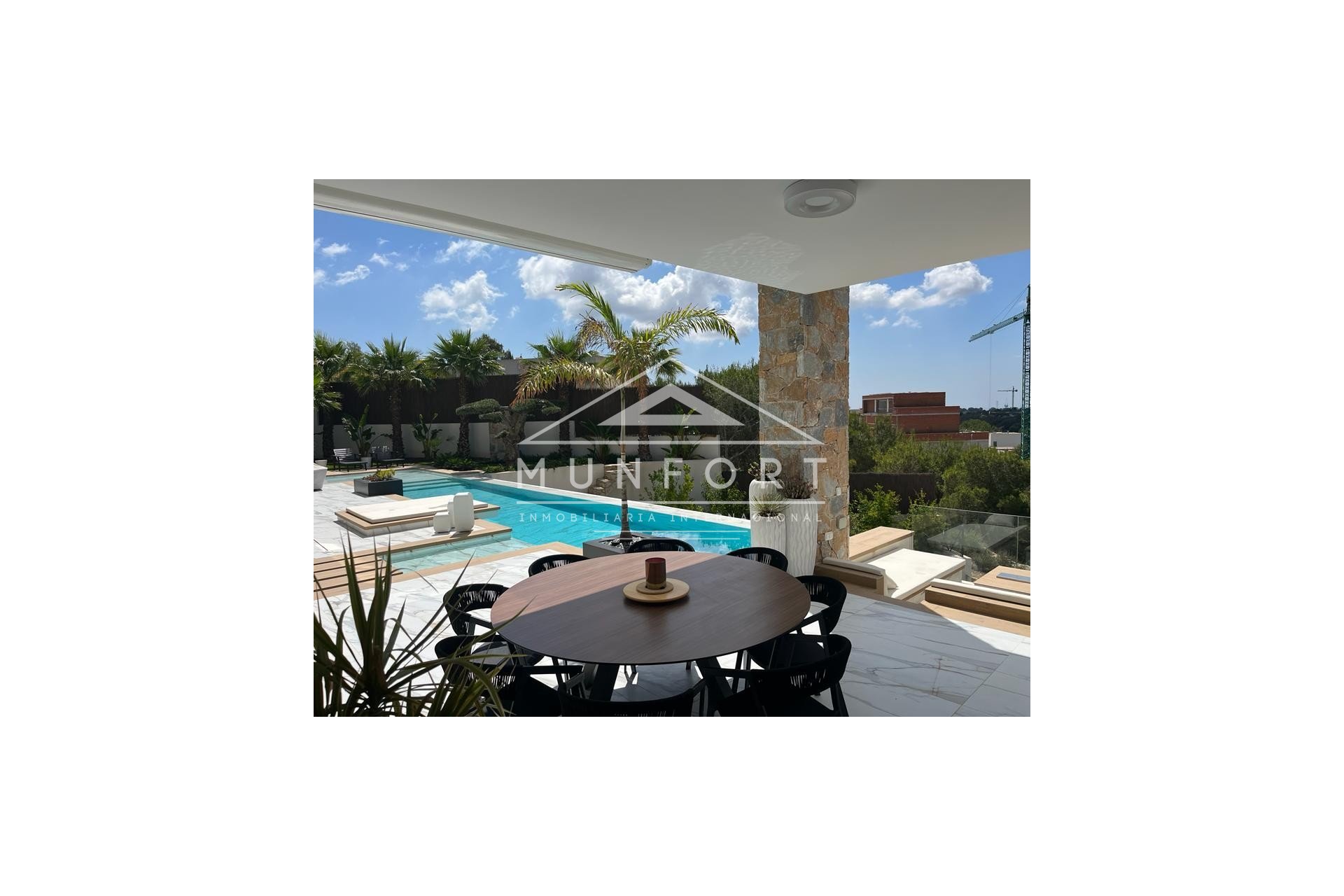 Herverkoop - Luxe villa's -
Orihuela Costa - Las Colinas Golf