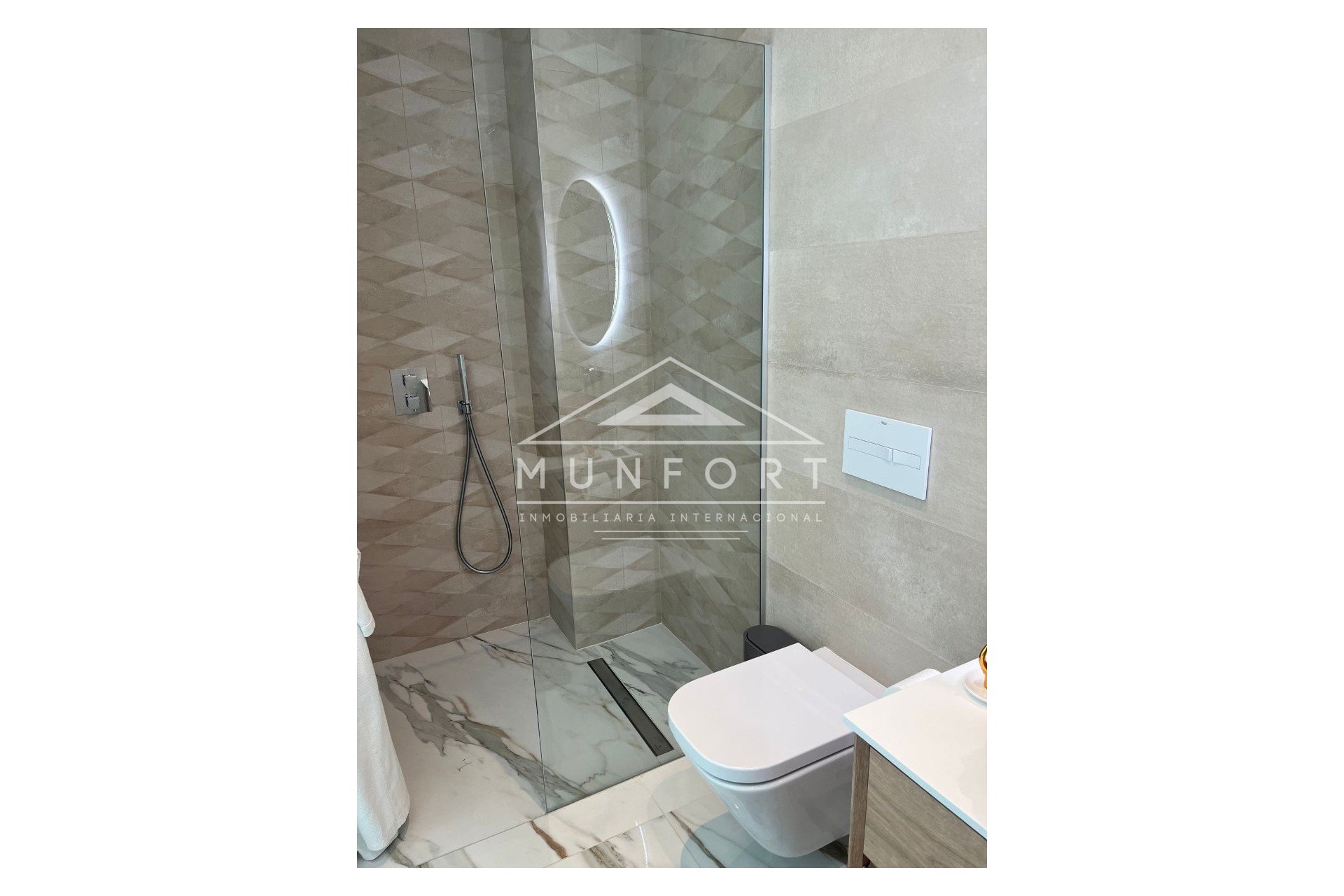 Herverkoop - Luxe villa's -
Orihuela Costa - Las Colinas Golf