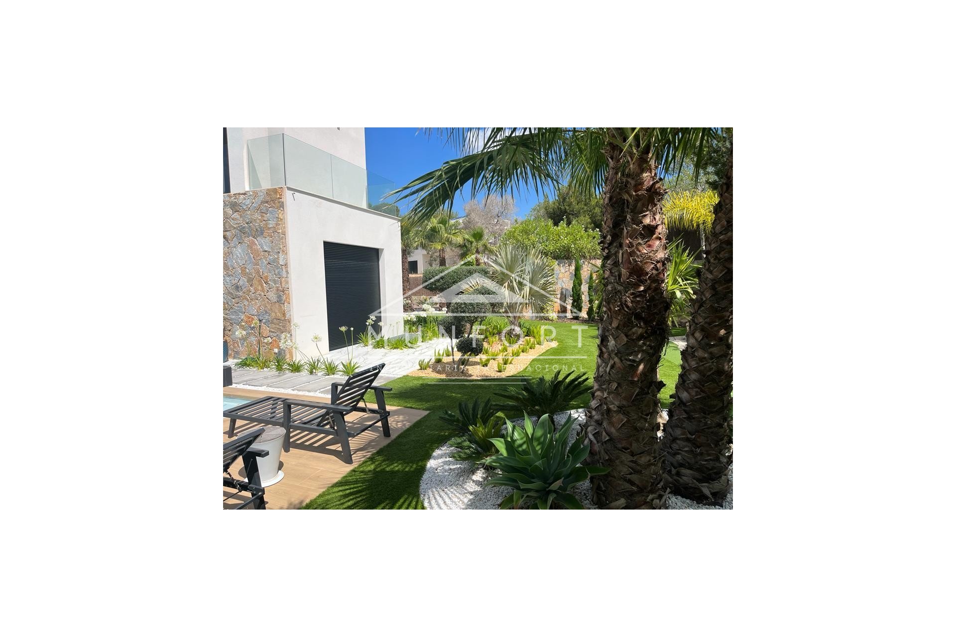 Herverkoop - Luxe villa's -
Orihuela Costa - Las Colinas Golf