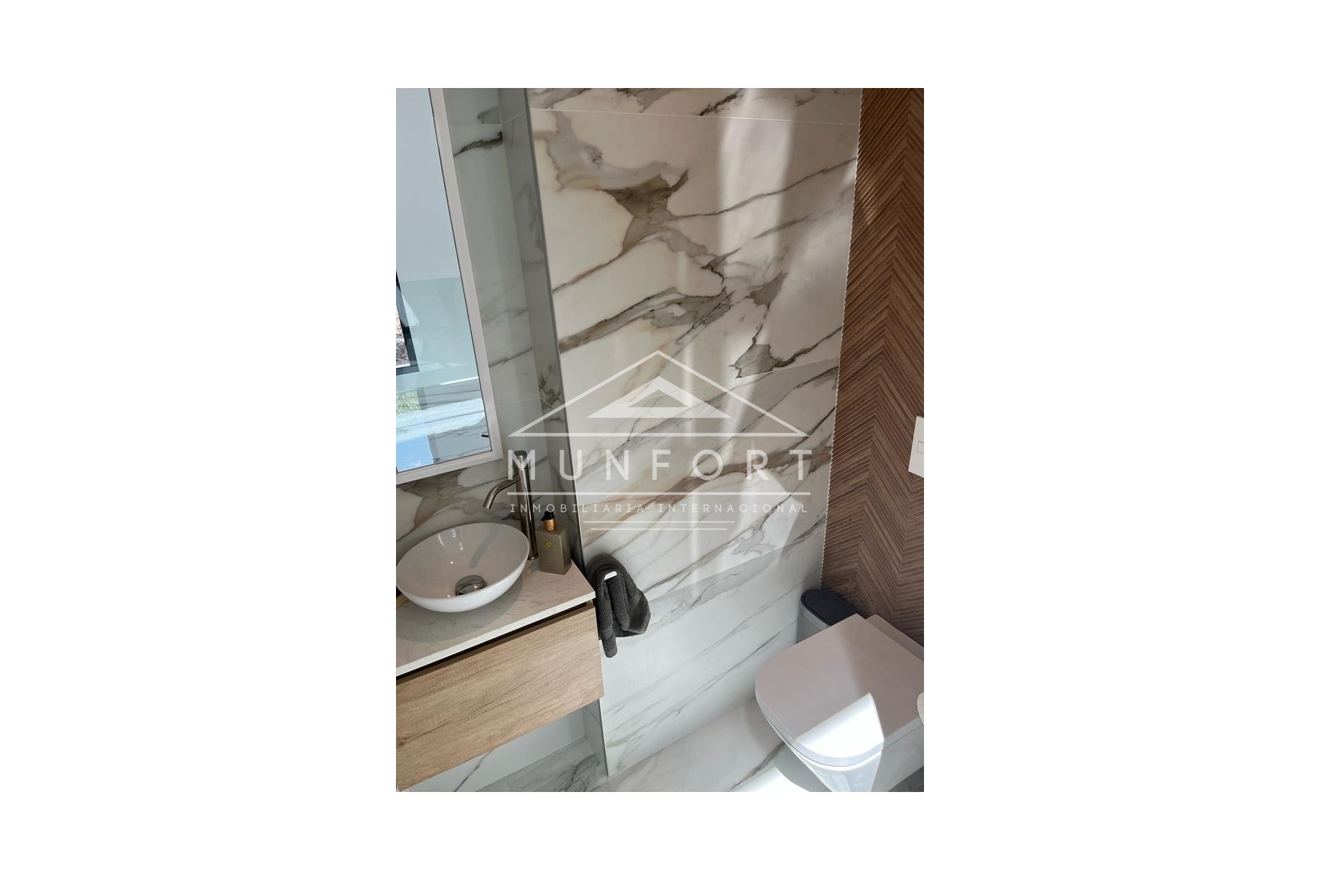 Herverkoop - Luxe villa's -
Orihuela Costa - Las Colinas Golf