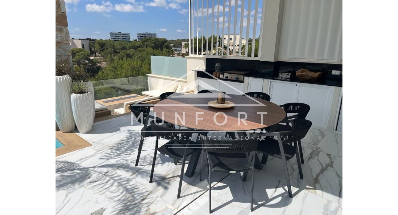 Herverkoop - Luxe villa's -
Orihuela Costa - Las Colinas Golf