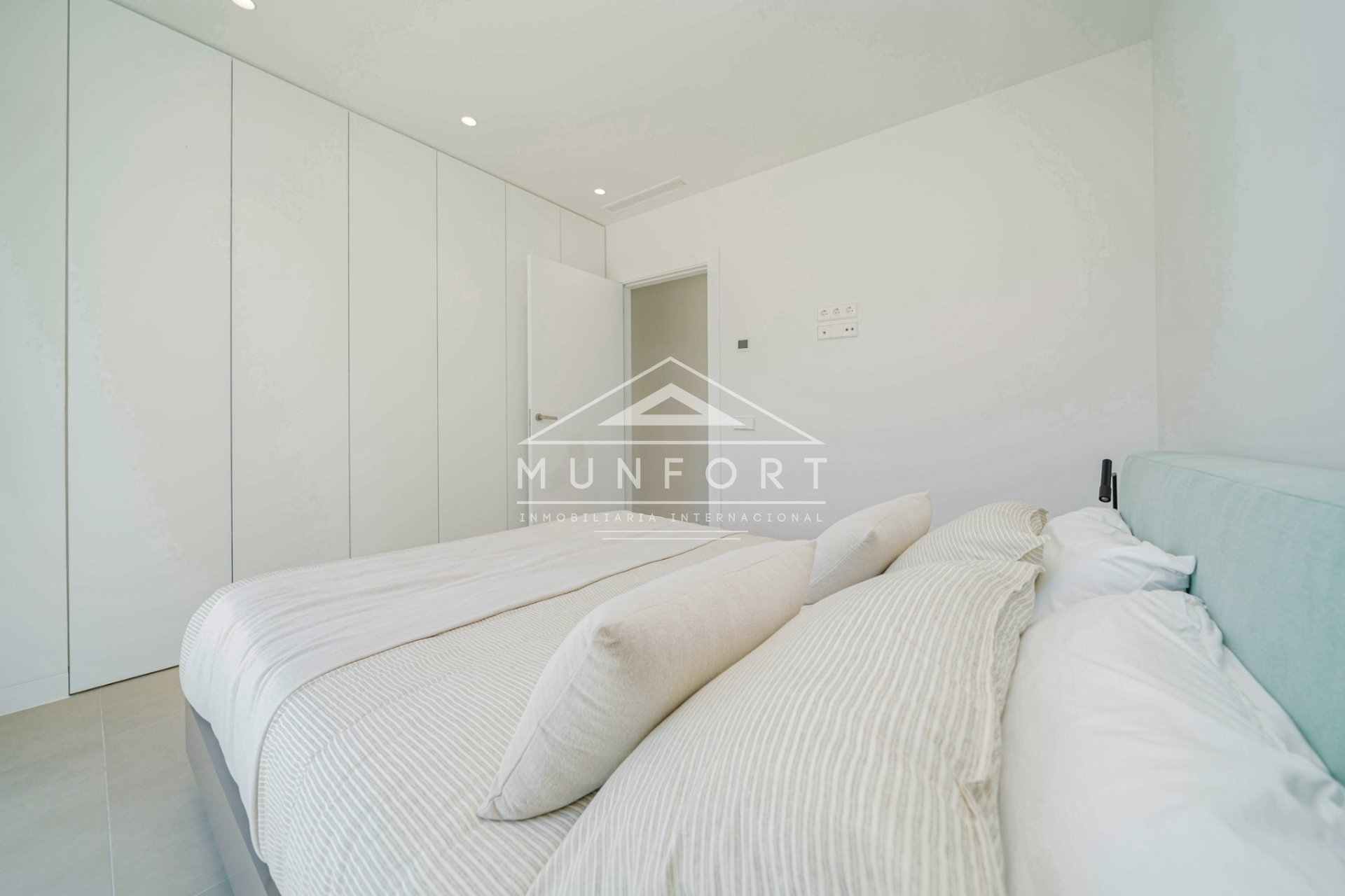 Herverkoop - Luxe villa's -
Orihuela Costa - Las Colinas Golf