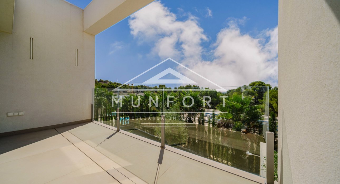 Herverkoop - Luxe villa's -
Orihuela Costa - Las Colinas Golf