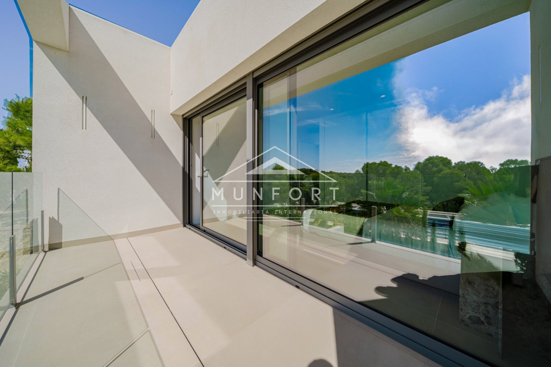 Herverkoop - Luxe villa's -
Orihuela Costa - Las Colinas Golf