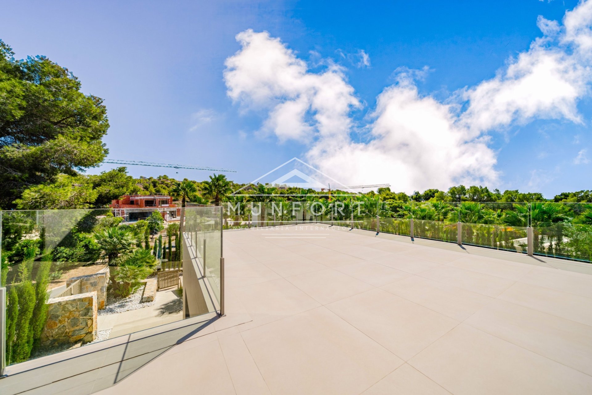 Herverkoop - Luxe villa's -
Orihuela Costa - Las Colinas Golf