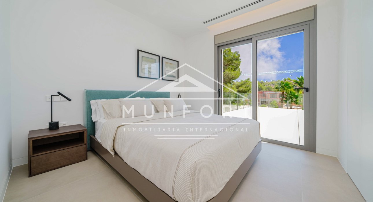 Herverkoop - Luxe villa's -
Orihuela Costa - Las Colinas Golf