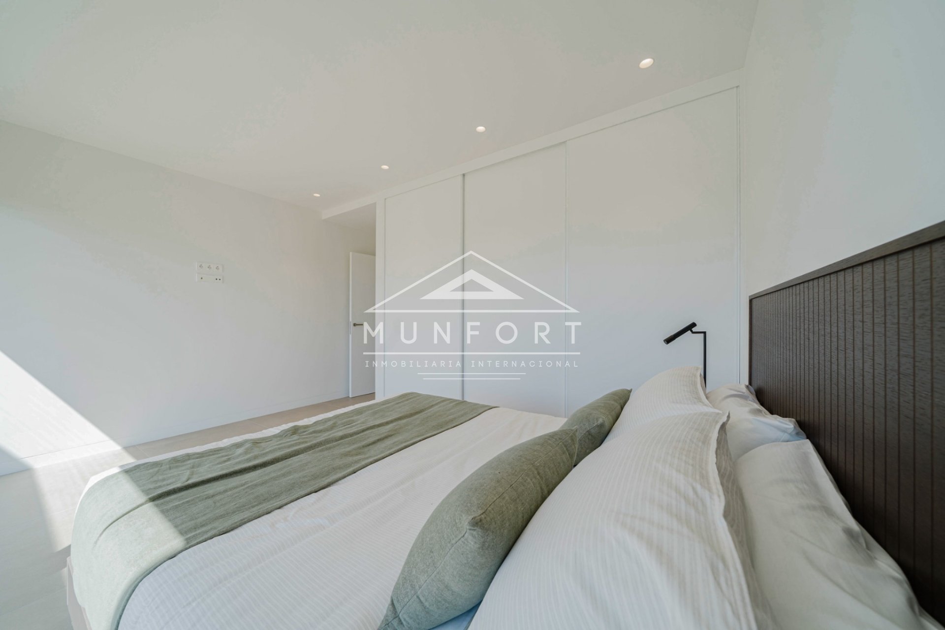 Herverkoop - Luxe villa's -
Orihuela Costa - Las Colinas Golf