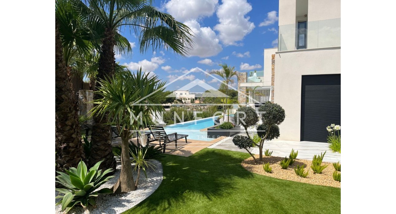 Herverkoop - Luxe villa's -
Orihuela Costa - Las Colinas Golf