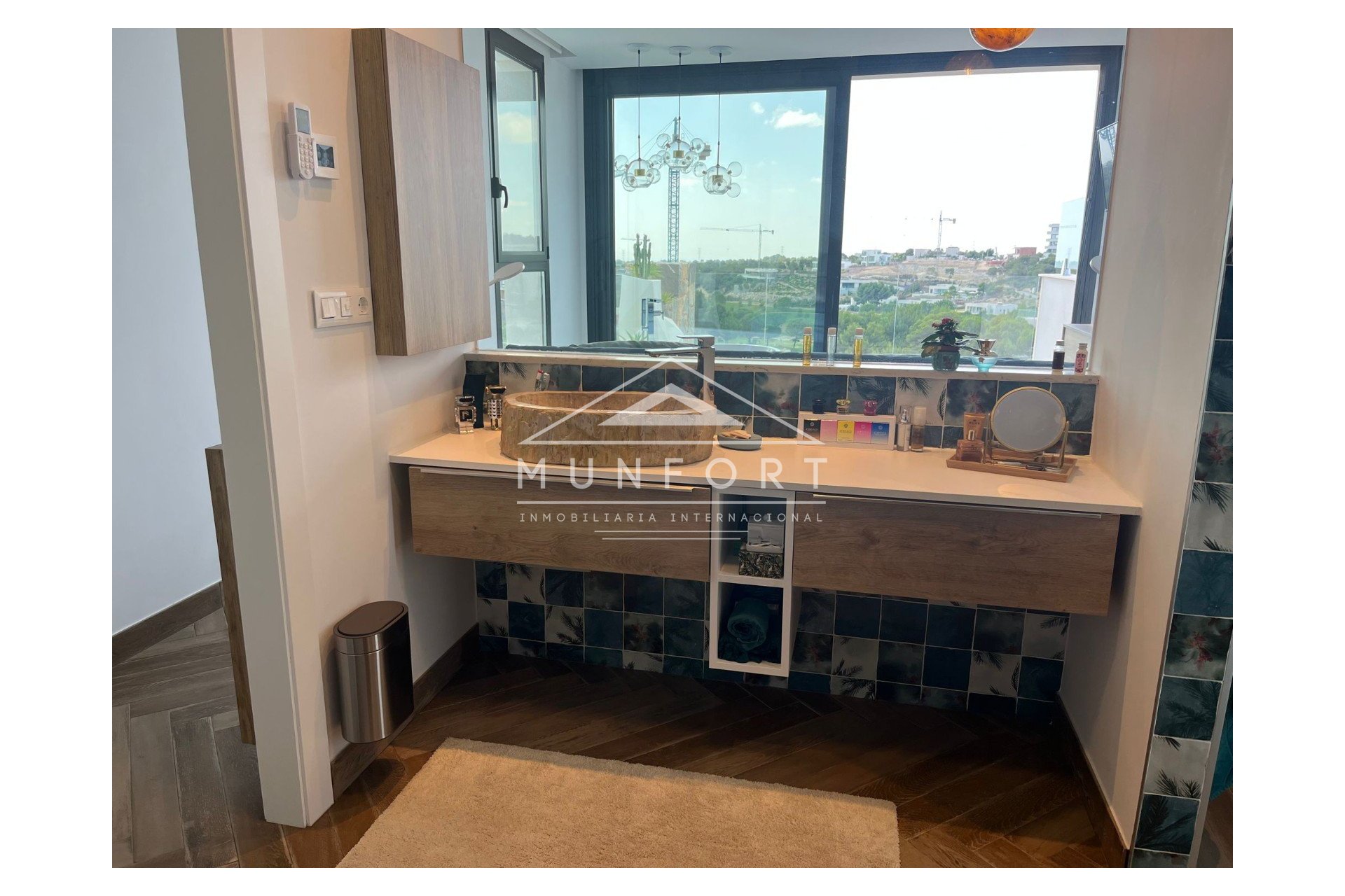 Herverkoop - Luxe villa's -
Orihuela Costa - Las Colinas Golf