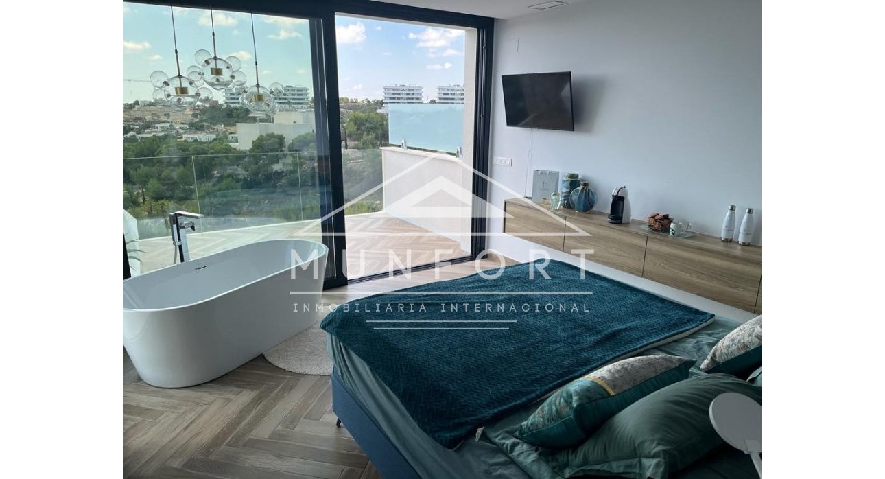 Herverkoop - Luxe villa's -
Orihuela Costa - Las Colinas Golf